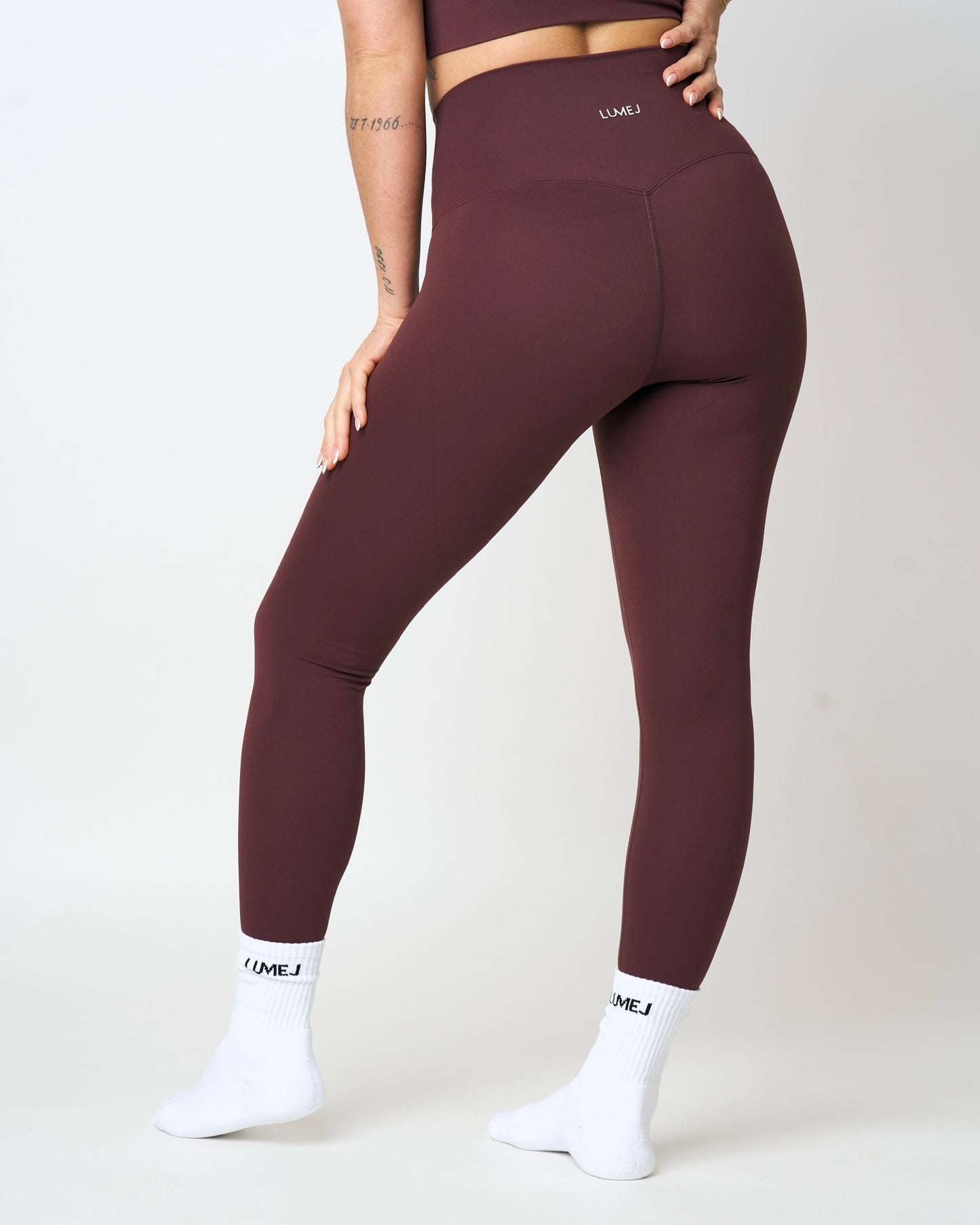 Terra Tights Wine