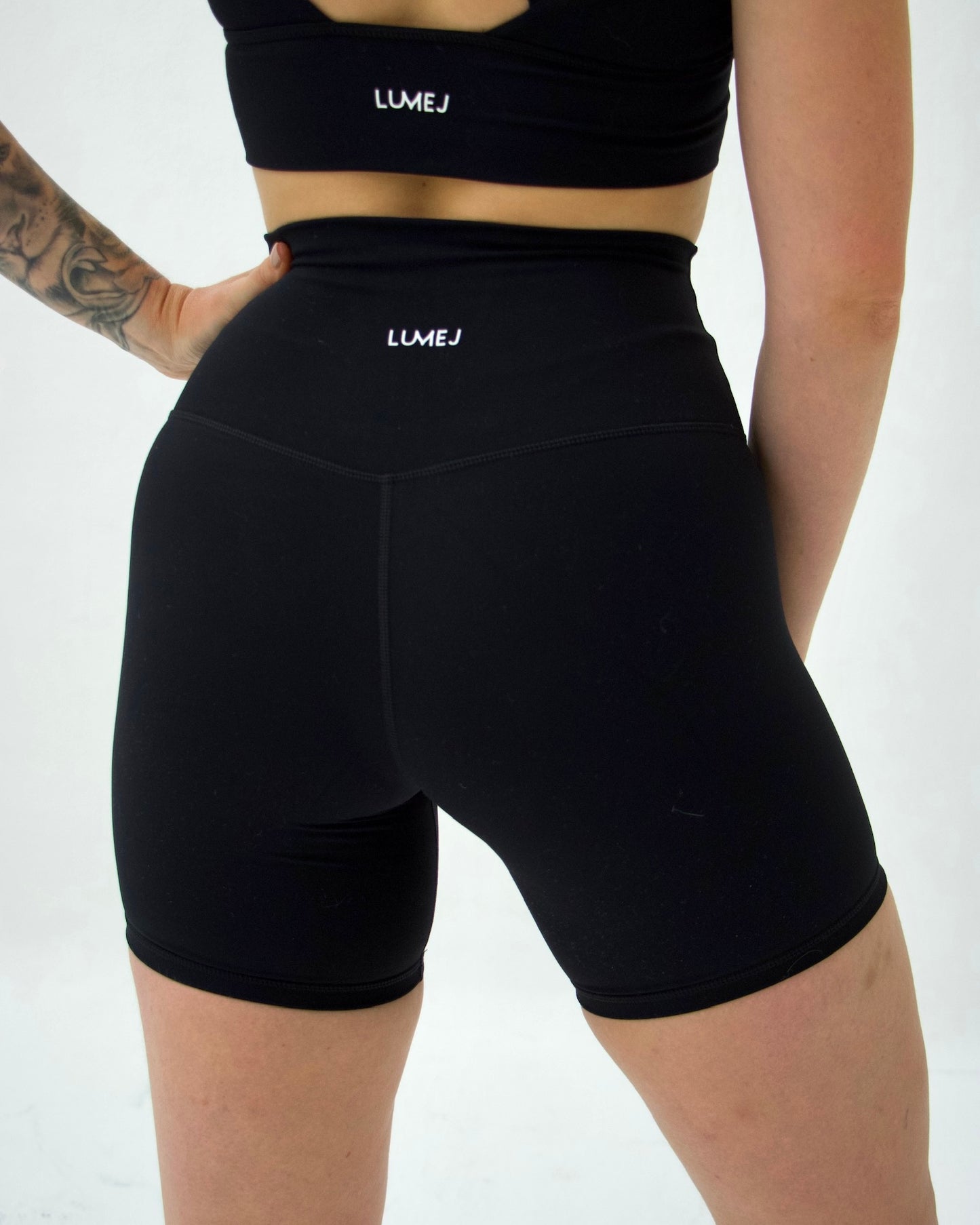Terra Shorts Raven